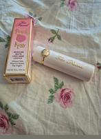 Too Faced moisture matte long wear lipstick in make me blush, Ophalen of Verzenden, Zo goed als nieuw, Lippen, Make-up