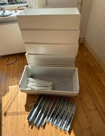 Ikea pax witte en eiken kleuren lades manden komplement