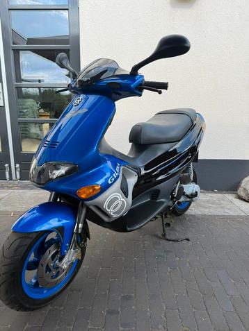 ⭐️Gilera runner 50cc dd 1380km Nieuwstaat collectorsitem!!⭐️ beschikbaar voor biedingen