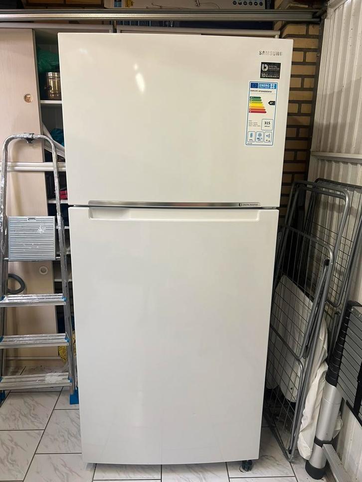 SAMSUNG koelkast met vriezer RT50K6000WW, Witgoed en Apparatuur, Koelkasten en IJskasten, Zo goed als nieuw, Met vriesvak, 200 liter of meer