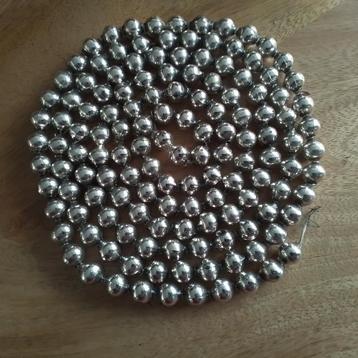 Antieke glazen kerstkralen slinger. beschikbaar voor biedingen