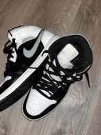 Jordan 1 mid, Kleding | Heren, Schoenen, Ophalen of Verzenden, Zo goed als nieuw
