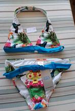 Nieuw: leuke blauwe Bikini mt. 128, Bikiniset, Meisje, Nieuw, Ophalen of Verzenden