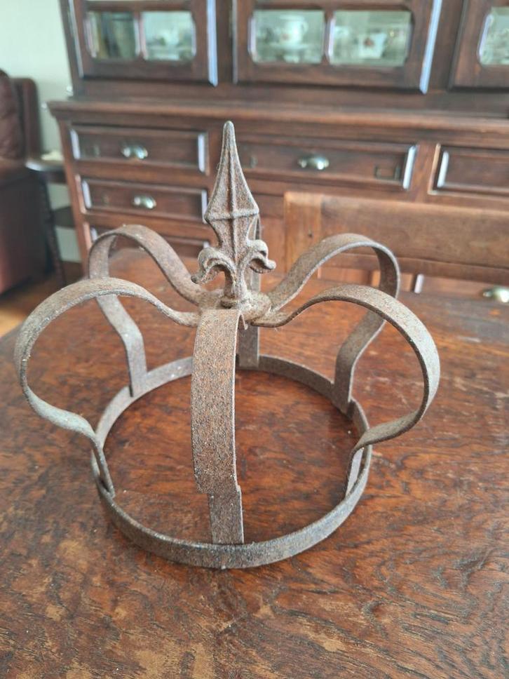 Gietijzeren Kroon Roestkroon/Decoratieve Kroon, Antiek en Kunst, Curiosa en Brocante, Ophalen of Verzenden