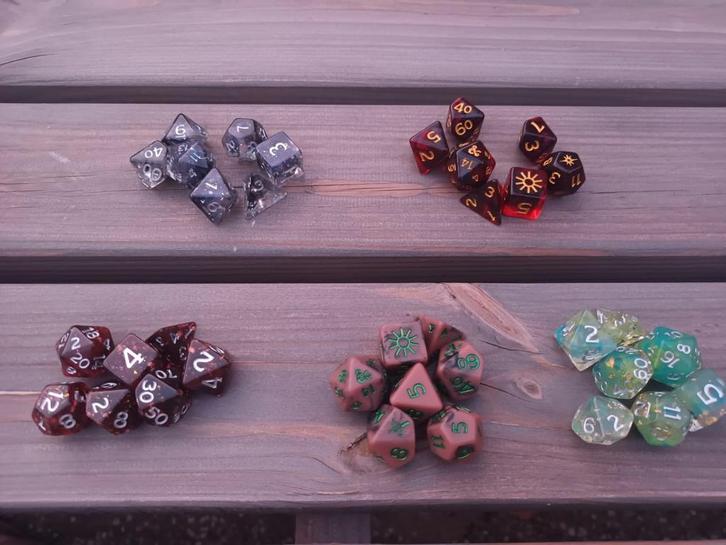Officiële Wizards of the Coast Dungeons and dragons Dice set, Sieraden, Tassen en Uiterlijk, Piercings, Zo goed als nieuw, Ophalen of Verzenden