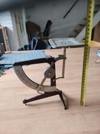 Weegschaal brieven of keuken, Ophalen