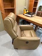 Lederen Elektrische Sta Op Stoel - Nieuwstaat!, Huis en Inrichting, Fauteuils, Ophalen, Zo goed als nieuw, Leer, 75 tot 100 cm