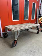 Vintage industrial metal and wood coffee table, Ophalen, Gebruikt