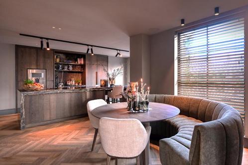 Ronde eettafelset met loungebank en 2 stoelen, Huis en Inrichting, Complete eetkamers, Zo goed als nieuw, 8 stoelen of meer, Ophalen