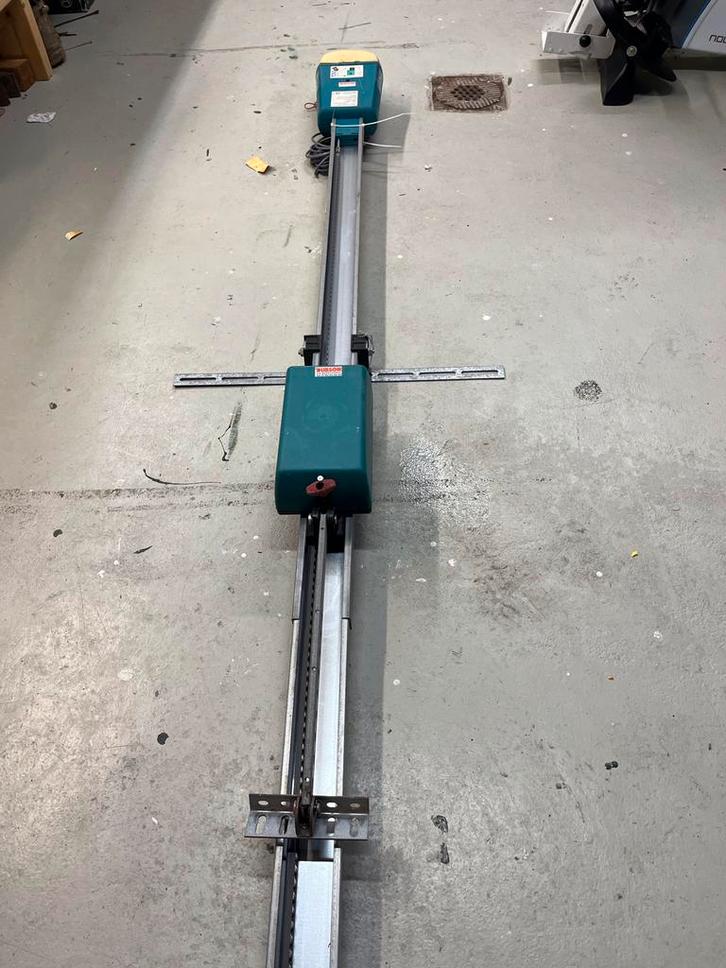 Elektrische garagedeuropener met 2 handzenders, Tuin en Terras, Onkruidbranders, Gebruikt, Ophalen