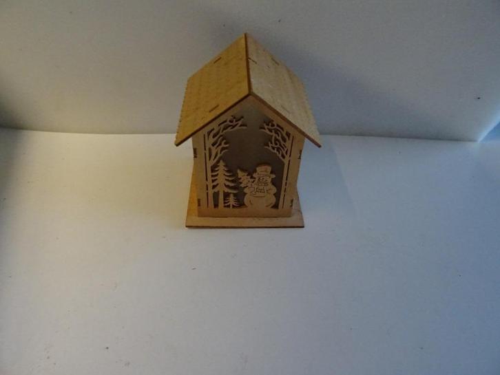 houten winterhuis,wintertafereel,sfeerverlichting,kerst, Diversen, Kerst, Zo goed als nieuw, Ophalen of Verzenden