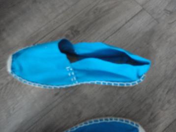 TE KOOP  NIEUWE ESPADRILLES MAAT 39  beschikbaar voor biedingen