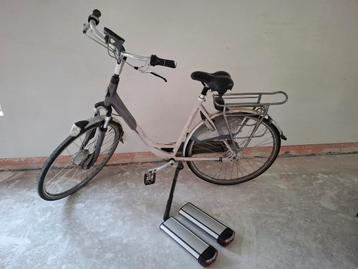 Elektrische fiets - Motor defect - 2 accu's beschikbaar voor biedingen