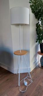 Vloerlamp met tafeltje, Ophalen, Zo goed als nieuw, 150 tot 200 cm