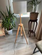 Ikea LAUTERS Staande lamp, essen/wit, Huis en Inrichting, Lampen | Vloerlampen, Ophalen, Zo goed als nieuw