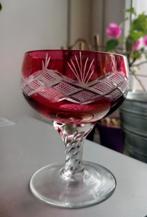 Gekleurd rood gegraveerd Boheems glas., Antiek en Kunst, Antiek | Glas en Kristal, Ophalen of Verzenden
