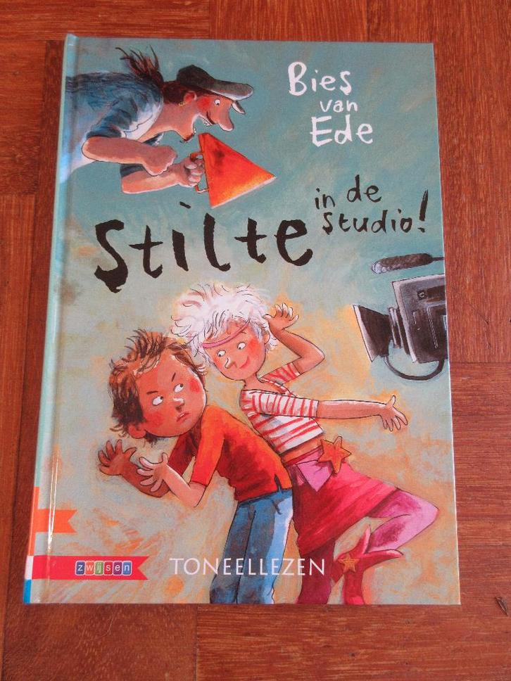 Toneellezen : Stilte in de studio Avi M7, Boeken, Kinderboeken | Jeugd | onder 10 jaar, Gelezen, Fictie algemeen, Ophalen of Verzenden
