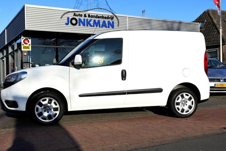Fiat DOBLO CARGO 1.4 FIRE L1 SX., Auto's, Bestelauto's, Bedrijf, ABS, Airbags, Airconditioning, Boordcomputer, Centrale vergrendeling