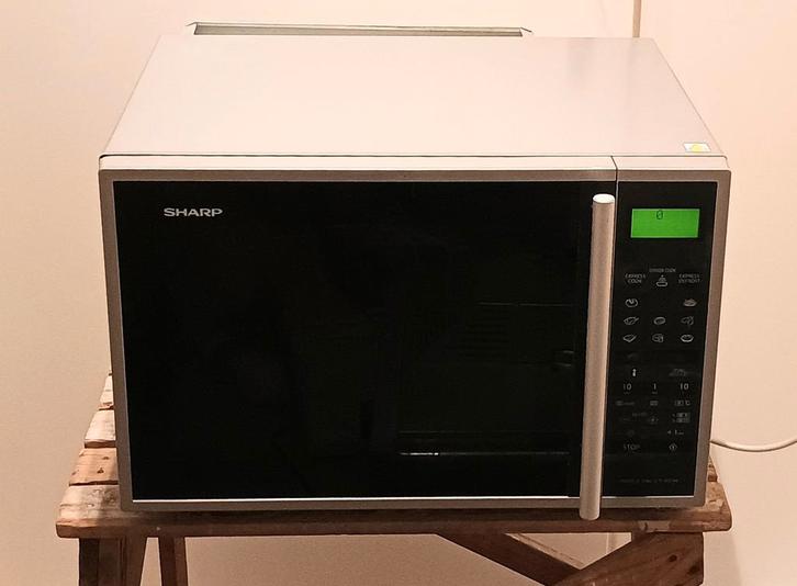 Sharp R-961(IN)W vrijstaande combimagnetron met hetelucht, Witgoed en Apparatuur, Magnetrons, Gebruikt, Vrijstaand, 45 tot 60 cm