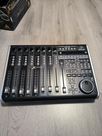 Behringer X-Touch – Nauwelijk gebruikt – In uitstekende staa beschikbaar voor biedingen