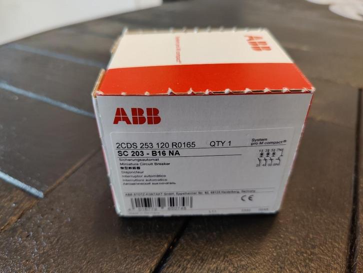 ABB krachtgroep 3-polig + nul 16A B-kar, Doe-het-zelf en Verbouw, Elektra en Kabels, Nieuw, Schakelaar, Ophalen of Verzenden