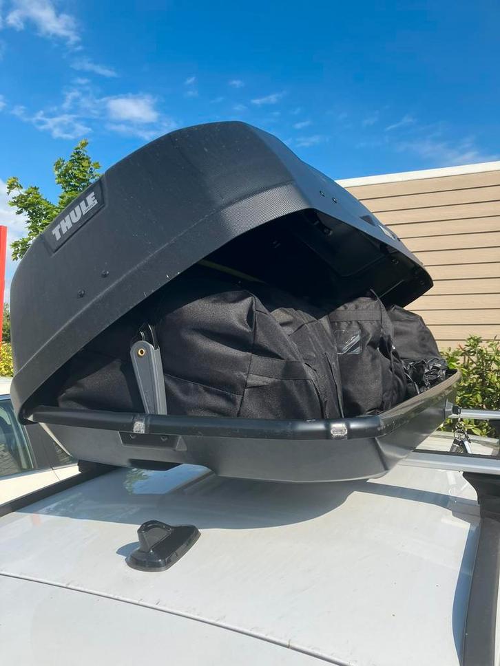 Te huur Thule dakkoffer en dakdrager aerodynamisch, Auto diversen, Dakkoffers, Zo goed als nieuw, Ophalen of Verzenden
