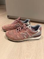New Balance 996 - maat 38 - zeer goede staat, Kleding | Dames, Schoenen, Ophalen of Verzenden, Zo goed als nieuw, Rood, Sneakers of Gympen
