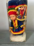 Vintage klederdracht moeder en kind pop. Sami Finland NIEUW, Ophalen, Zo goed als nieuw, Pop