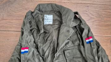 Nieuw ongedragen leger blouse uit 1988 beschikbaar voor biedingen
