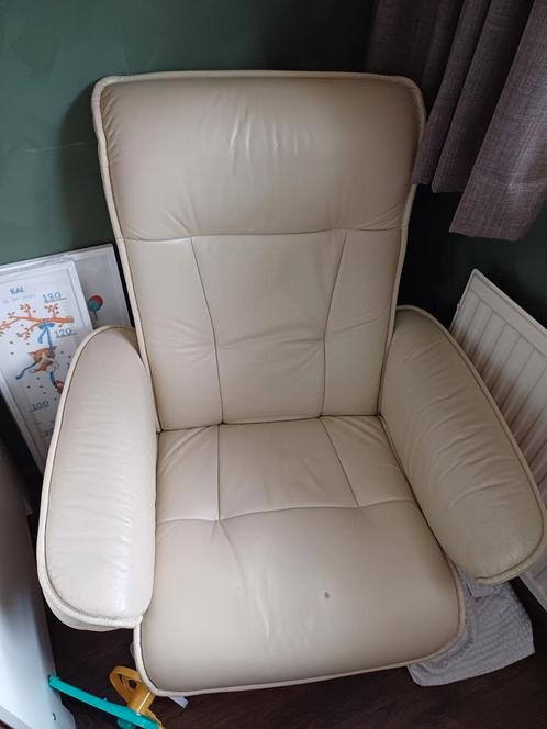 Crème kleurige witte fauteuil, Huis en Inrichting, Fauteuils, Gebruikt, Ophalen