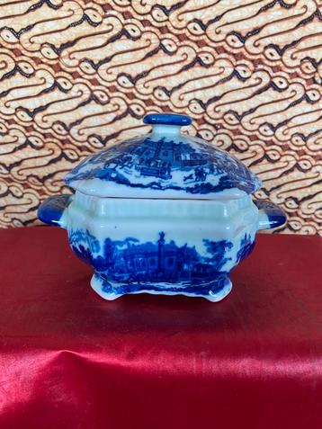 ‘VICTORIA WARE IRONSTONE’ BOTERVLOOT(?) beschikbaar voor biedingen