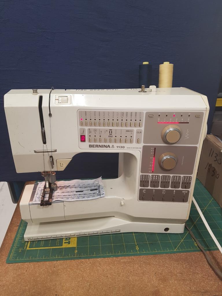 Bernina 1130 defect??????? Lees verder, Hobby en Vrije tijd, Naaimachines en Toebehoren, Gebruikt, Naaimachine, Ophalen of Verzenden