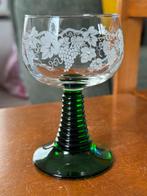 Luminarc wijnglas groene voet druivenranken, Ophalen of Verzenden, Gebruikt