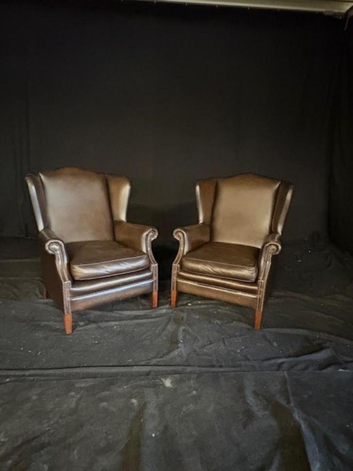 2 Engelse Oorfauteuils in rundleder, Huis en Inrichting, Fauteuils, Gebruikt, Leer, 75 tot 100 cm, 75 tot 100 cm, Ophalen