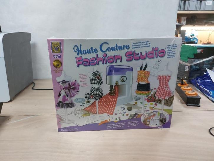 Haute Couture Fashion Studio knutselset nieuw, Hobby en Vrije tijd, Knutselen, Nieuw, Knutselwerk, Verzenden
