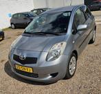 Toyota Yaris 1.0 VVTi Sol 3deurs incl nwe apk airco, Voorwielaandrijving, 970 kg, Stof, Gebruikt
