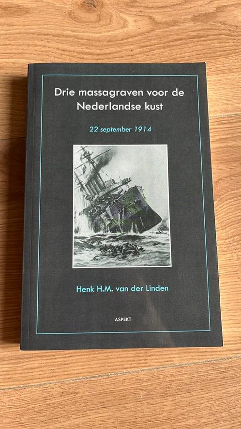 Drie massagraven voor de Nederlandse kust, Boeken, Oorlog en Militair, Zo goed als nieuw, Ophalen of Verzenden