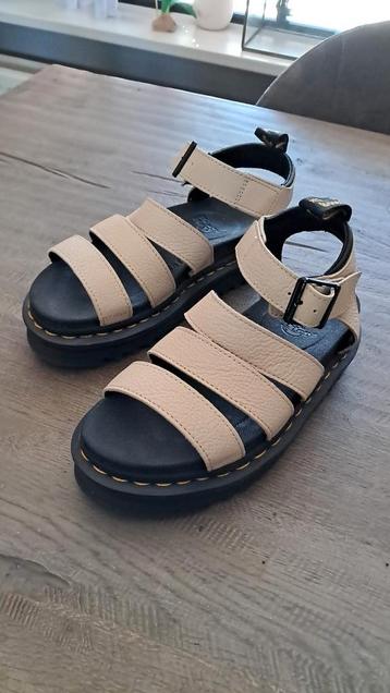 Dr martens beige sandalen maat 36  beschikbaar voor biedingen