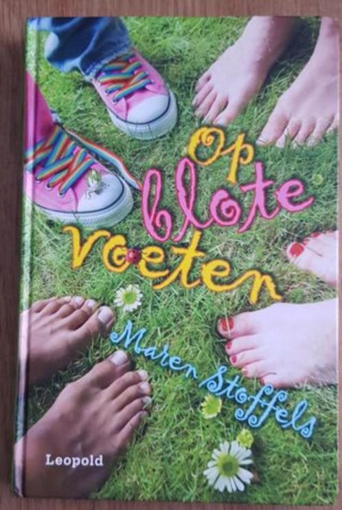 Maren Stoffels - Op blote voeten, Boeken, Kinderboeken | Jeugd | 13 jaar en ouder, Zo goed als nieuw, Fictie, Ophalen of Verzenden