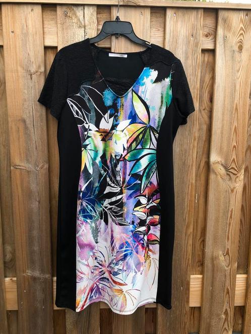 *Viccio Barcelona* Super gaaf Jurkje mt 44 Izgst!, Kleding | Dames, Jurken, Zo goed als nieuw, Maat 42/44 (L), Zwart, Knielengte