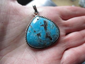 1003/ verzilverde turquoise magnesiet hanger beschikbaar voor biedingen