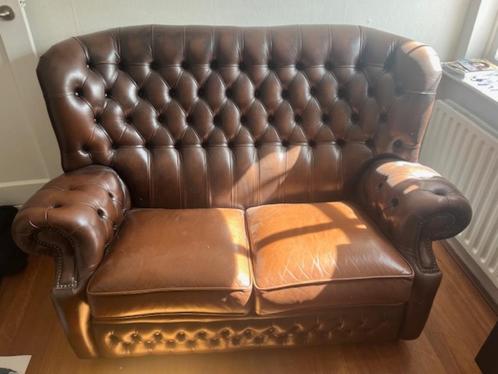 2-zits Chesterfield bankje, Huis en Inrichting, Banken | Bankstellen, Gebruikt, Rechte bank, Tweepersoons, 150 tot 200 cm, 75 tot 100 cm