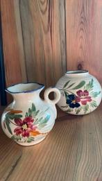 Twee vaasjes van Potterie De Driehoek, Antiek en Kunst, Antiek | Keramiek en Aardewerk, Ophalen of Verzenden