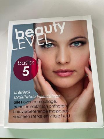 Beautylevel 5 boek | MBO schoonheidsspecialiste niveau 4 | beschikbaar voor biedingen