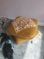 Oker gele hocker / poef, Huis en Inrichting, Ophalen, Gebruikt, 50 tot 75 cm, 50 tot 75 cm