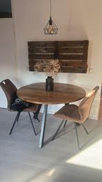 Zware eikenhouten tafel met zwarte stalen poten eronder., Huis en Inrichting, Tafels | Eettafels, Ophalen, Gebruikt, Vier personen