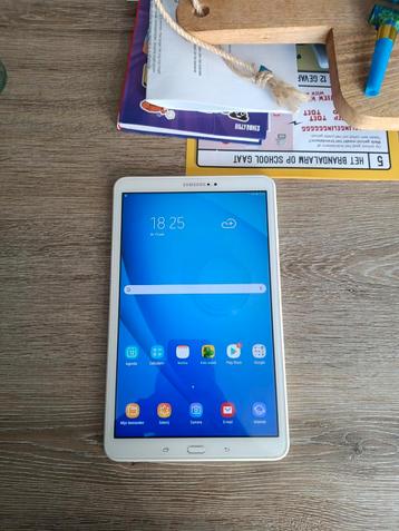 Samsung 10 inch tablet beschikbaar voor biedingen