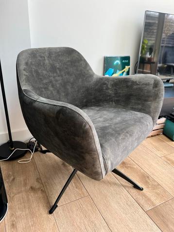 Groene fauteuil draaibaar beschikbaar voor biedingen