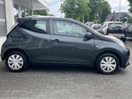 Toyota Aygo 1.0 VVT-i x-fun Airco all-season banden, Auto's, Toyota, Voorwielaandrijving, Stof, Gebruikt, Origineel Nederlands