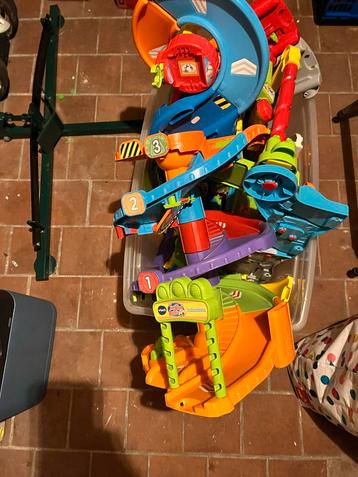 Grote doos Vtech speelgoed beschikbaar voor biedingen